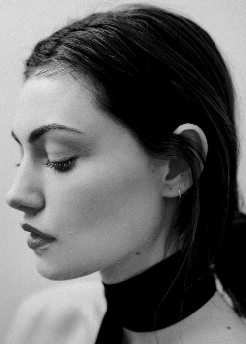 phobetonkin:  Phoebe Tonkin photographed by Tom Newton for Glossier (March 2016)