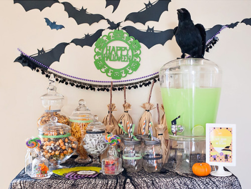 confectionerybliss:  Monster’s Ball Halloween Party {Bats, Witches & More!} | HWTM