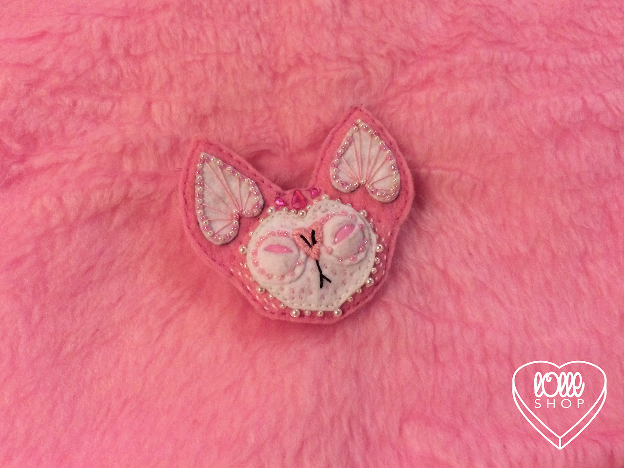 loll3: yay! super exclusive and limited edition Cotton ♡ Candy brooch is now available