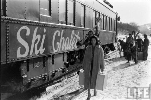 Skiers arriving in Stowe(George Silk. 1957)