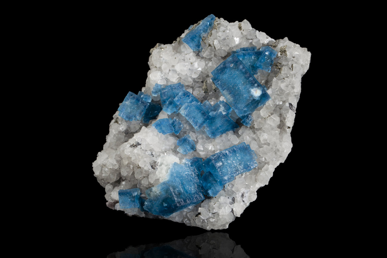 ifuckingloveminerals:  Fluorite, QuartzBere Alston Mines, Bere Ferrers, Tavistock,