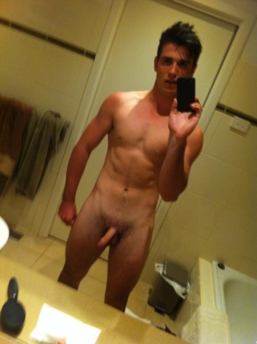 straightaussieselfies:  Daniel, 18 VIC  straightaussieselfies.tumblr.com adult photos