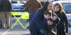 holograph:  It doesn’t matter what kind of blog you have, grunge, landscape, quality etc. This photo needs to be on your blog to show support to the 27 people people (18 of which are kindergartners) that were shot dead today in Newtown, Connecticut. You