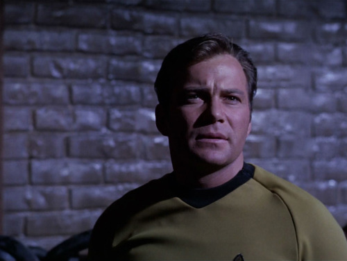 classictrek: Let us take a moment from our busy lives to appreciate William Shatner’s facial e