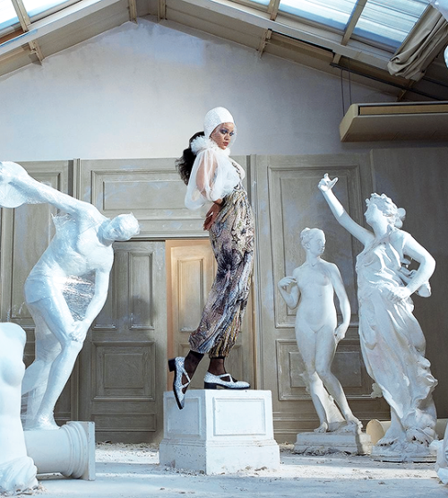 nofrauds: Rihanna for Harper’s Bazaar US (2019).© Dennis Leupold