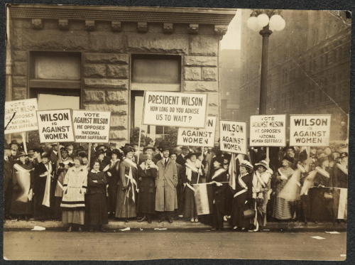 vintageeveryday:  Suffragists demonstrating against Woodrow Wilson in Chicago, 1916. 