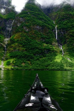 0ce4n-g0d:  Kayaking in Nærøyfjord, Norway by Tomasz