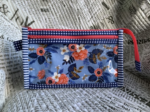 Inside-Outside Pouch: Last weekend (which at this point, feels like a million years ago!), I picked 