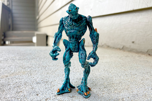 therobotmonster:therobotmonster:Mutant Rumbler and Kharn BioDrone CustomsDollar Tree’s Final F