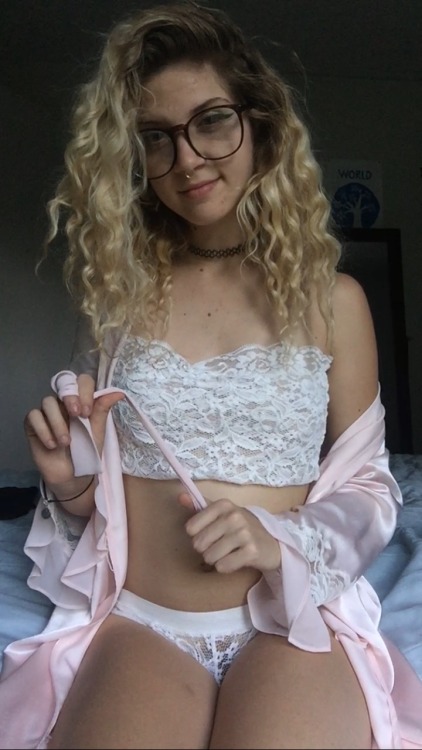 sweetasfuk:  shay-gnar:  💕🎀🌸  Gorgeous