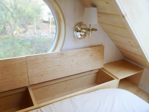 bibleschoolbabblings:  so-i-sailed-away:  kingofthesky:  smallandtinyhomeideas:  Sol Haus Design | plans available | photography via THGJ  I want  I could pretty much spend the rest of my life happily in one of these little things.  Me too.
