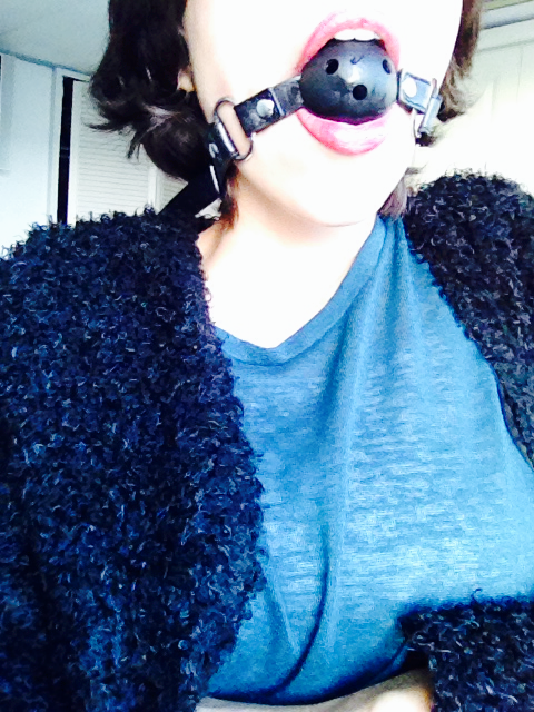 xlittlepinkprincessx:  Have some shitty pictures of my new ball gag ✨