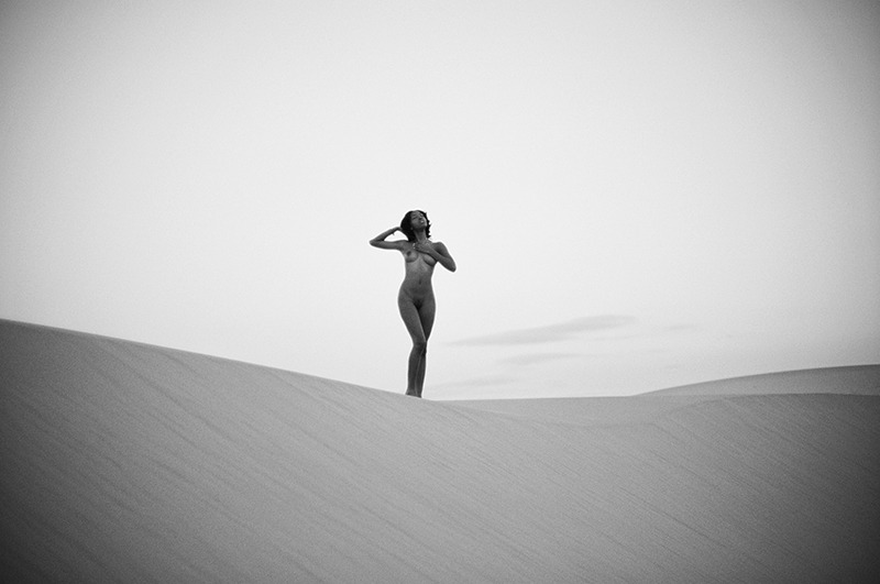 sarissle:  “Don’t the waves pull the sand, don’t the moon pull the tide, baby…”