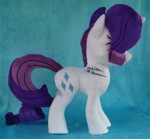 nazegoreng:Gift: Signed Rarity Custom Plush DA: http://nazegoreng.deviantart.com/art/Gift-Rarity-Custom-Plush-638534952 Learn how to plush with over 100 plush making related posts on my Patreon:  www.patreon.com/NazegorengX3 Dat look