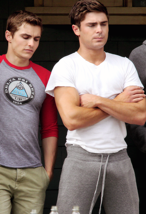 the-dethroned-queen:  These guys are so fcking good looking! Who is better looking??? 