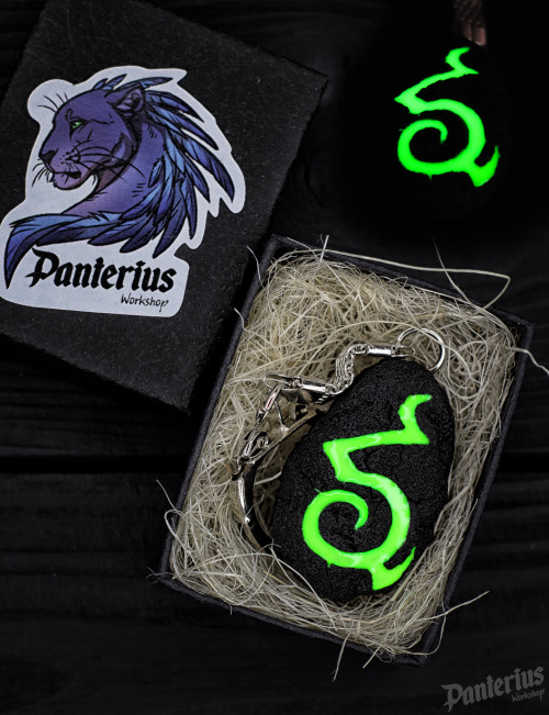 Hearthstone Illidari  (Glow in the dark)Hearthstone to Black Temple (Hahahah)  XDDimensions:Height