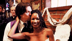 laurelcasfillo:  shameless meme:(¾) otps - kev and v 