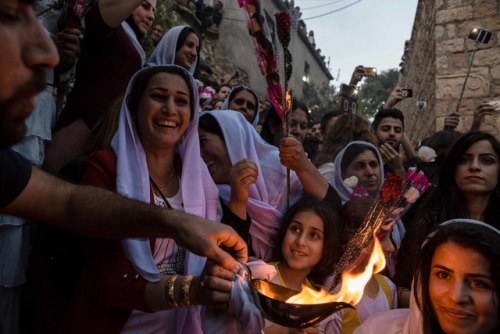 m4zlum:tomorrow, april 19th, is the ezidi new year; çarşema sor. tonight, hundreds of ezidis gather 