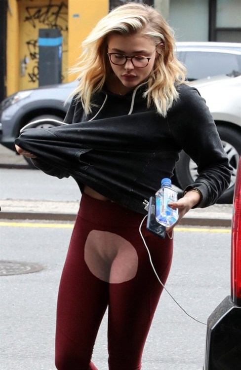 Sex celebtights:  Chloe Grace pictures