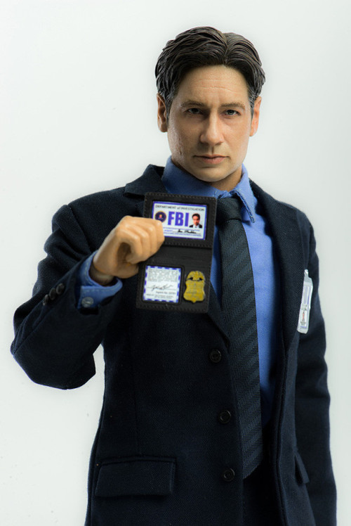 goodsmilecompanyunofficial:AGENT MULDER from the series THE X FILES, by threezero. 