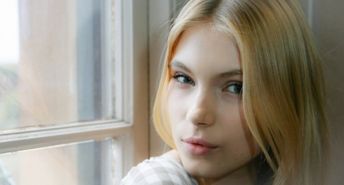 celebstarnude:Allegra Carpenter