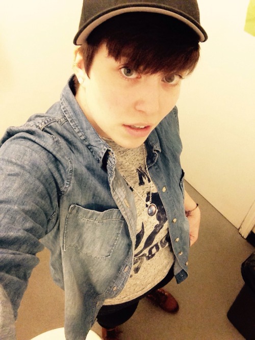 aloeviera:  I looked super gay at work today and I loved this outfit so I took some selfies in the surprisingly well lit bathroom.   I adore this new denim shirt I got yesterday ❤️