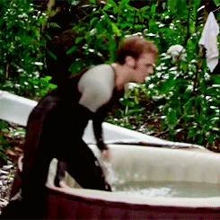 frostingpeetaswounds:   (x) 