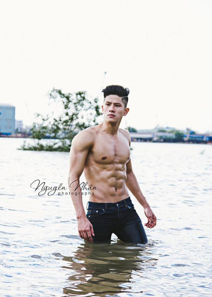 menofvietnam:  Le LucTop photo by Trinh Quoc Huy, 2nd and 3rd photos by Nguyen Nhan