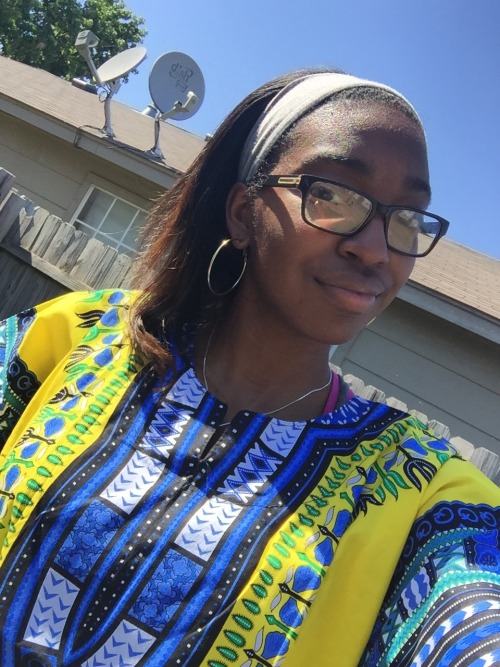 My dashikis came in today!!! I love them both!!!