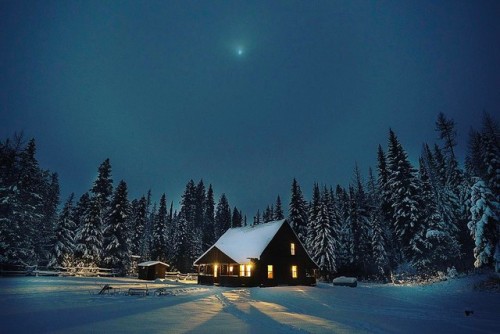 We just want to stay in a cabin and drink cocoa by the fire. l : IG user lawson406