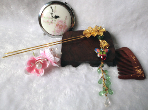 inkjadestudio:Chinese Deep in the Courtyard Gardens Hair stick Inspired by Ouyang Xiu 庭院深深深几许Materia