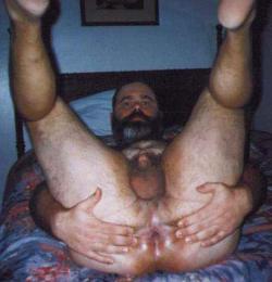 nastybears:  Nasty bears like to show off