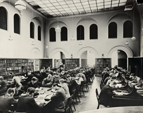 vintagelibraries: Lesesalen ved Universitetsbiblioteket (Reading room at the University Library), ye