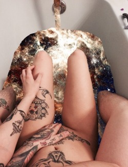 urnotpvnk:  We went to outer space and took a bath