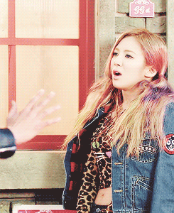 coordihyung:   This is why we can’t have nice things, Hyoyeon  