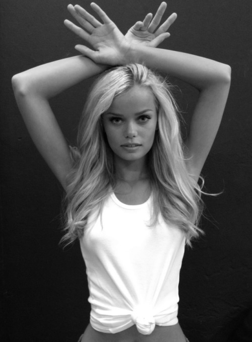 vicsecretmodels:  Frida Aasen