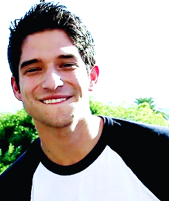 brosciles:  tyler posey + that hair and that smile 