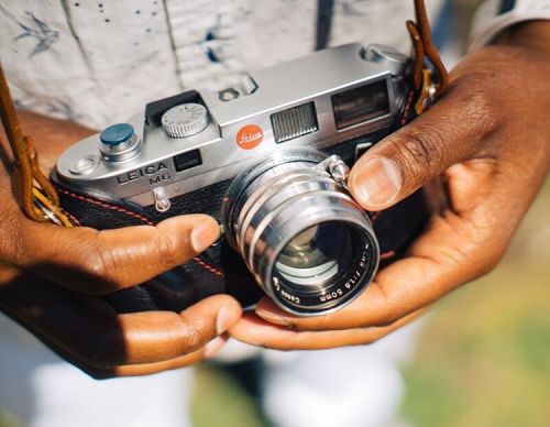 Feels good in my hands #leicacraft #leicam6 #35mm #rangefindercamera #leica #leica @leicacamerausa @