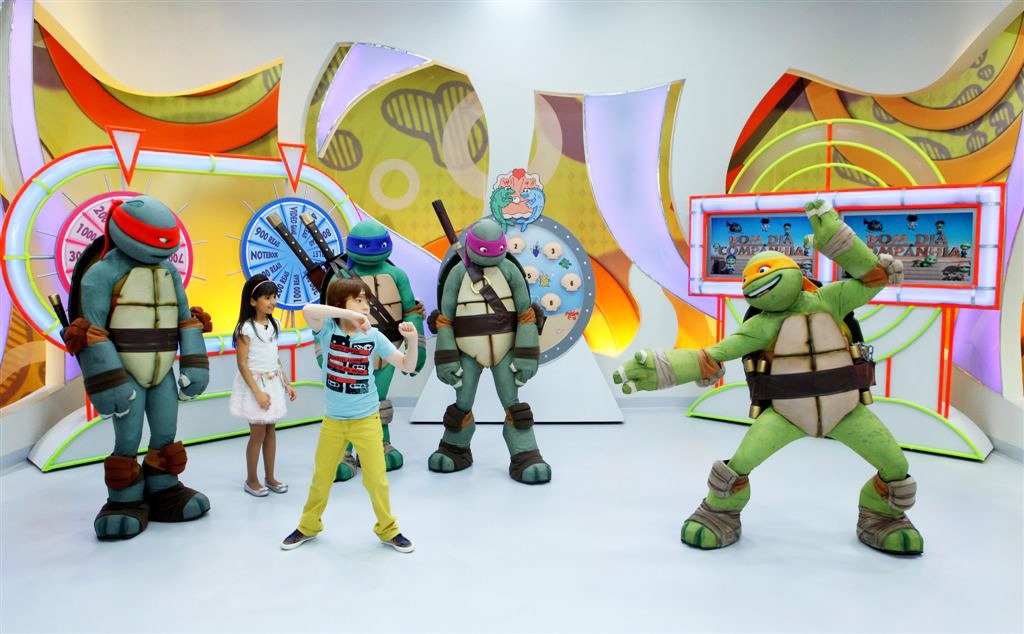 ‘As Tartarugas Ninjas’ vão ao palco do ‘Bom Dia e Cia’ em dia de sua estreia
Para brindar junto ao SBT a chegada da animação ‘As Tartarugas Ninjas’, que estrearam bem em audiência hoje (16) inclusive, a Nickelodeon enviou para o palco do 'Bom Dia e...