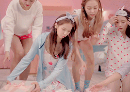 cengxiao:  high heels mv teaser â™¡ 