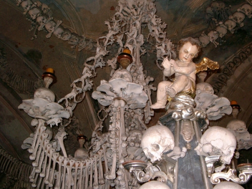 thebatwoman: Bone Chandelier, compiled from human remains by Frantisek Rint.  Sedlec Ossuary in Kutn