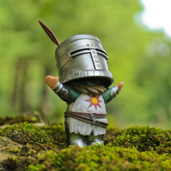 pixalry:  Dark Souls Mini Figurines - Created by Fiona Ng  Figurines available for sale at Fiona’s StoreEnvy Shop. 