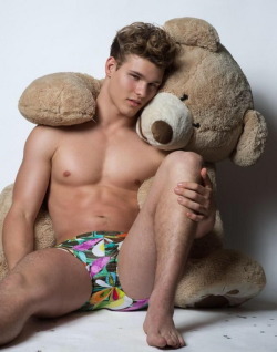 hunks4you:  http://hunks4you.tumblr.com/