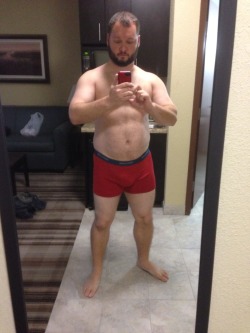 livingthebearlife:  Red underwear and cub