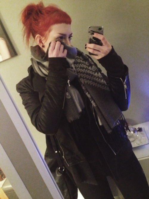 vainaja:  fighting against the freezing weather with my amazing clothing… 
