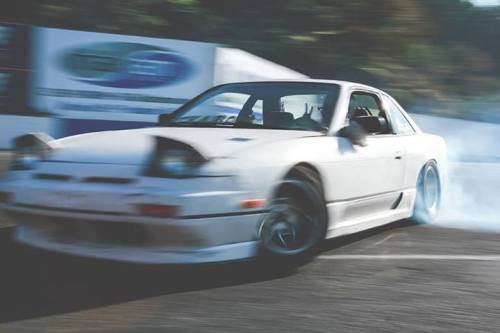 thislifeintransit:  Being a cocky dingus throwing up the V  to the photographers lining the bank. 