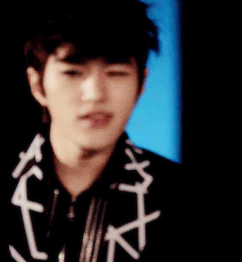 죄; hiatus