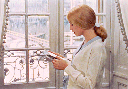 monroe-marilyn:Les Parapluies de Cherbourg (1964) dir. Jacques Demy