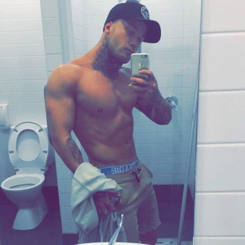 bigdownunder01: His name is Matt, wondering who would like to see nudes of him?
