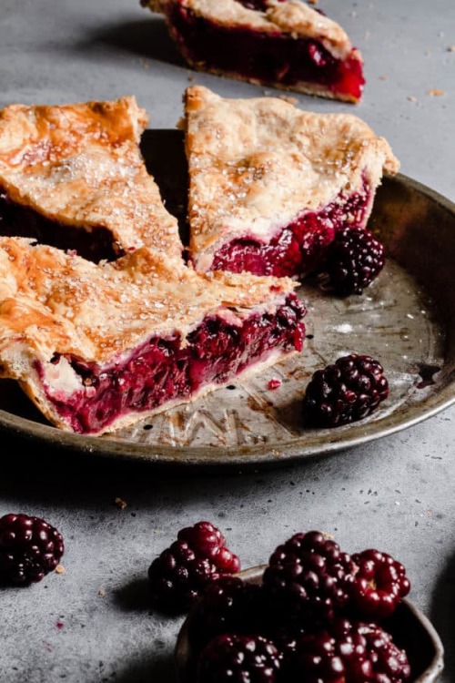 fullcravings:Ginger Blackberry Pie